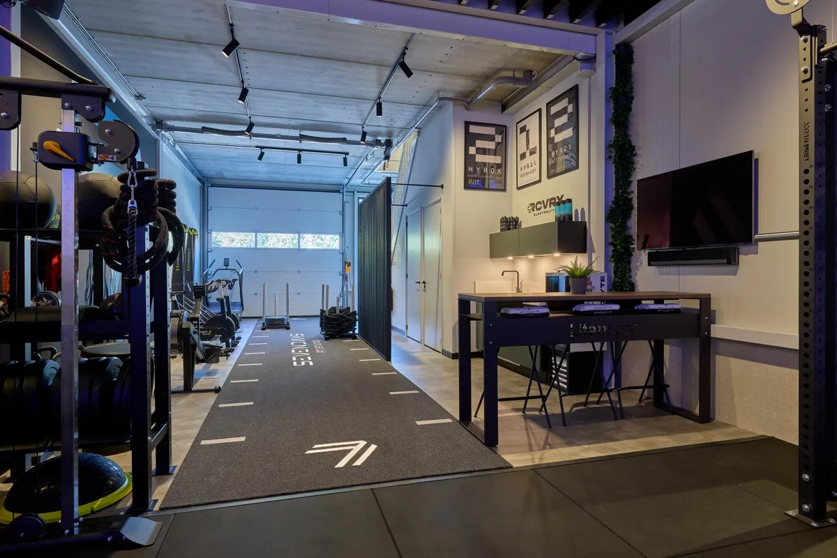 De sledebaan door de studio